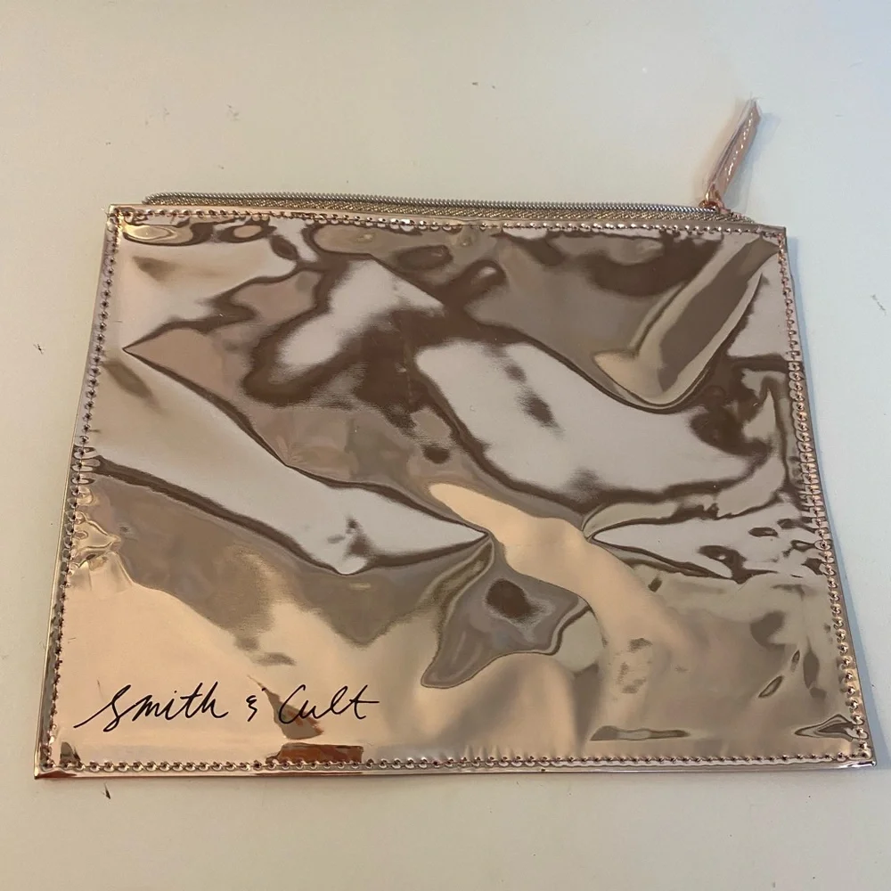 Stylish Smith and Cult Pink Graphic Cosmetic pouch